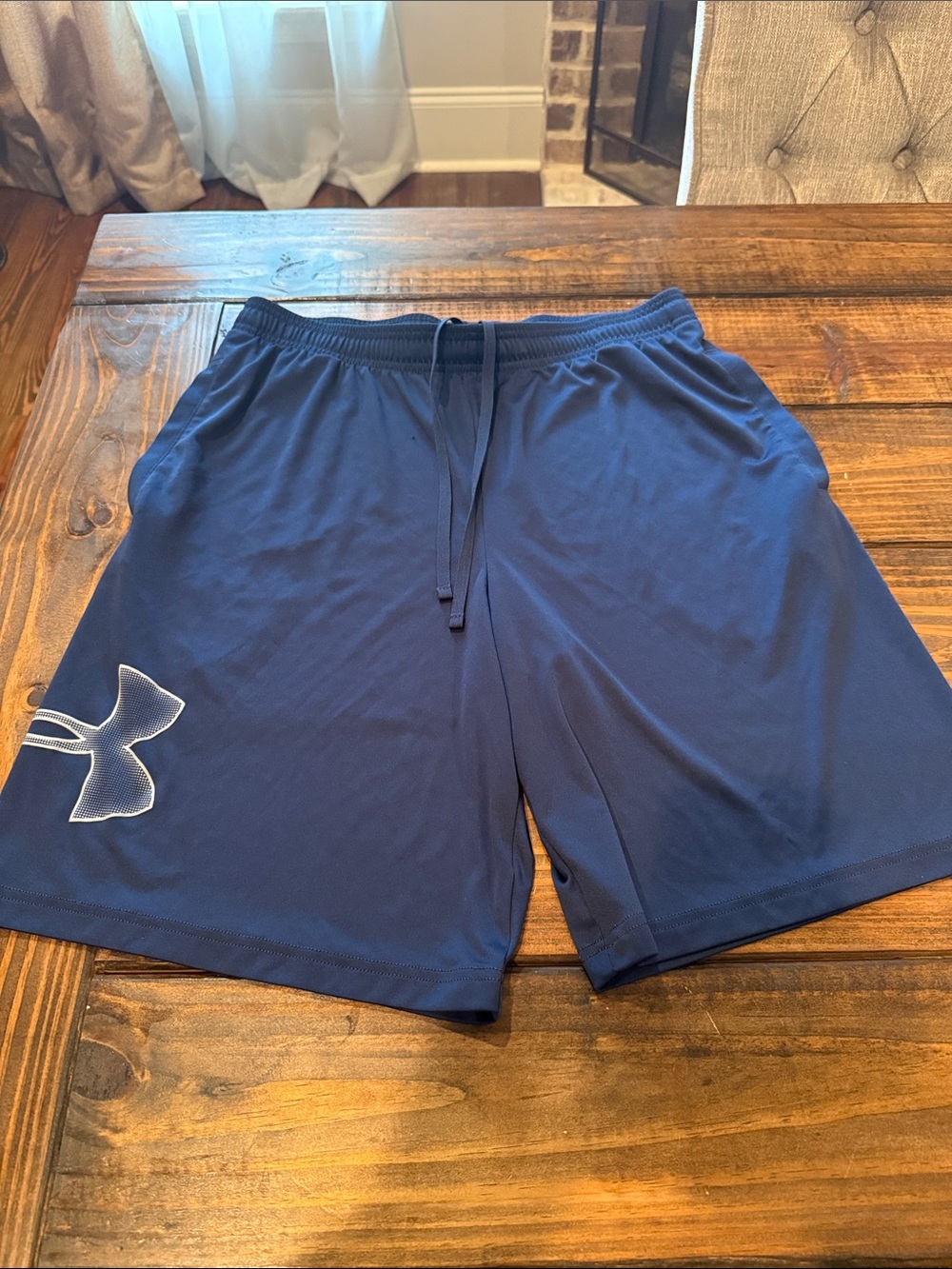 Under Armour Men’s Navy Athletic Training Shorts. Loose fit. L. Dri Fit